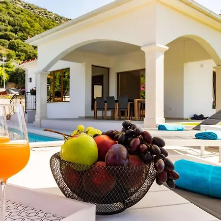 Beautiful Pandora Villa